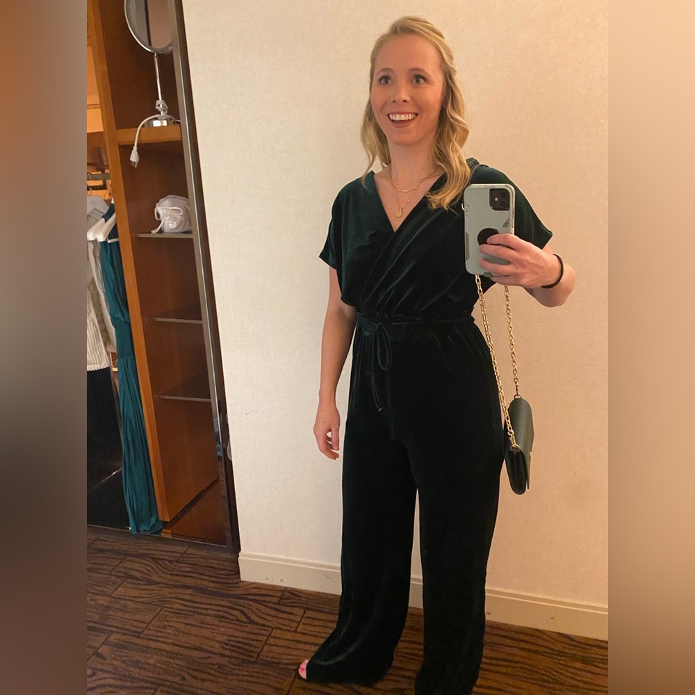 Chic Velvet Wrap Jumpsuit in Deep Green - Picture 9 of 9